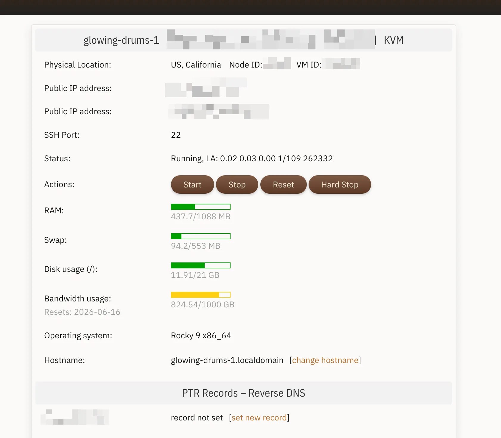 KiwiVM 主控制面板,显示公网 IP、SSH 端口、内存、磁盘、带宽用量与操作系统等信息